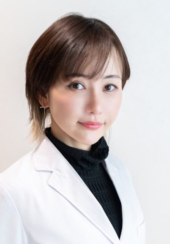 医師　和田　亜美